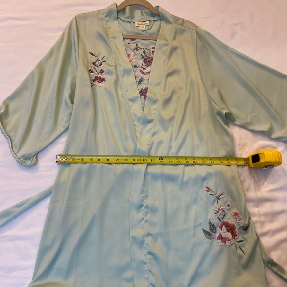Cost Plus World Market Sage Green Embroidered Robe - Picture 5 of 7